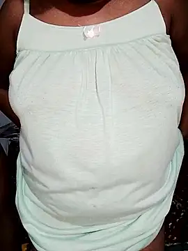 Snapshot of Lovely_WINDI chatting on 11-05-25, 05:46 Lovely WINDI online show from 11-05-25, 05:46