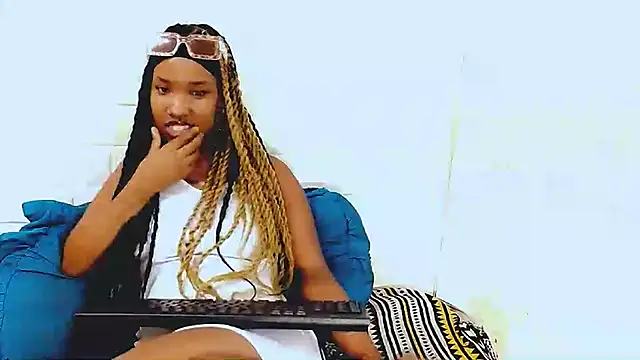 EroticSexyPrada online show from 03-22-25, 01:54