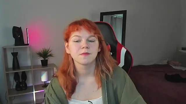 Snapshot of Poppy_sunshine chatting on 01-24-25, 12:10 Poppy sunshine online show from 01-24-25, 12:10