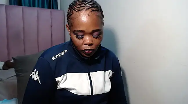 Snapshot of Hazel-nutt chatting on 03-19-25, 04:03 Hazel-nutt online show from 03-19-25, 04:03