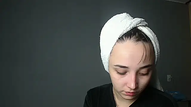 Eva Gloryy online show from 10-04-25, 10:08