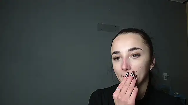 Eva Gloryy online show from 12-13-25, 08:47