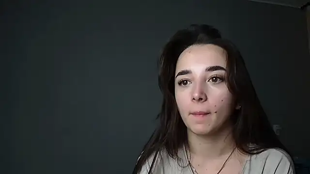 Eva Gloryy online show from 12-15-25, 05:39