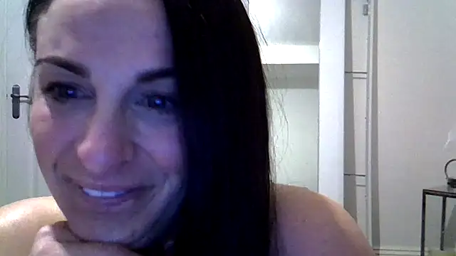 Snapshot of Bonnie_Lovex chatting on 02-14-25, 06:08 Bonnie Lovex online show from 02-14-25, 06:08