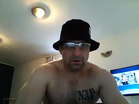 Snapshot of bobbuilder77pl chatting on 05-22-26, 04:12 bobbuilder77pl online show from 05-22-26, 04:12
