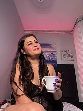 Lili  taylor online show from 02-28-25, 05:48