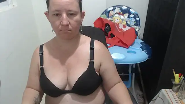 Yohis Kiut25 online show from 12-22-25, 06:43