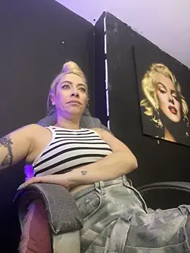 viktoria davis  online show from 10-17-25, 11:51