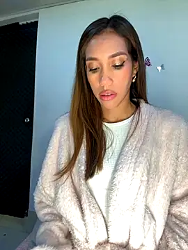 zoe storm online show from 10-11-25, 12:32