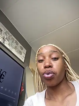 Go Meg online show from 10-07-25, 02:36