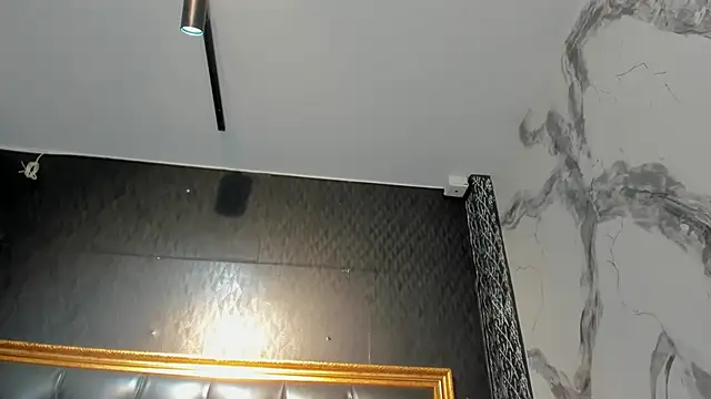 Snapshot of DalayMoore chatting on 11-02-25, 08:00 DalayMoore online show from 11-02-25, 08:00