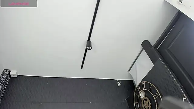 Snapshot of DalayMoore chatting on 11-16-25, 08:03 DalayMoore online show from 11-16-25, 08:03