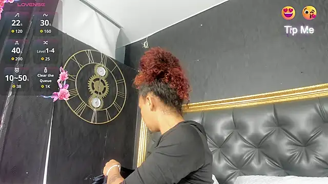 Snapshot of DalayMoore chatting on 01-12-26, 08:25 DalayMoore online show from 01-12-26, 08:25