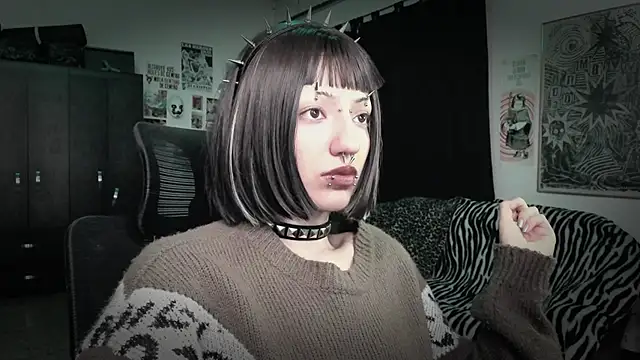 Snapshot of roxy_toxic chatting on 06-04-26, 12:49 roxy toxic online show from 06-04-26, 12:49