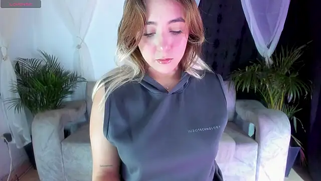 Snapshot of Freydis18 chatting on 10-14-25, 03:51 Freydis18 online show from 10-14-25, 03:51