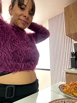 Snapshot of Freydis18 chatting on 11-29-25, 03:26 Freydis18 online show from 11-29-25, 03:26