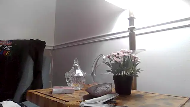 Snapshot of yourcourage1 chatting on 10-26-25, 01:22 yourcourage1 online show from 10-26-25, 01:22