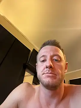 biggzee6 online show from 10-30-25, 04:03