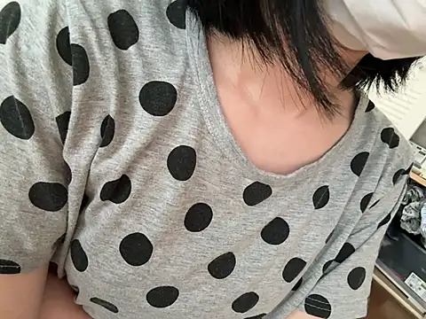 Snapshot of riri_riri_jp chatting on 07-17-26, 05:58 riri riri jp online show from 07-17-26, 05:58
