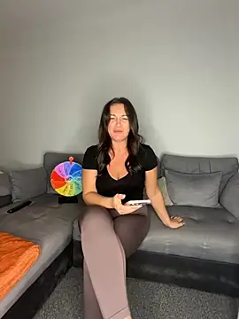 Snapshot of GoddessLucyRose chatting on 09-22-25, 08:22 GoddessLucyRose online show from 09-22-25, 08:22