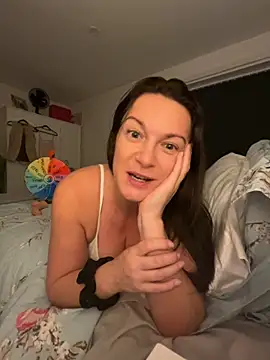 Snapshot of GoddessLucyRose chatting on 10-06-25, 09:56 GoddessLucyRose online show from 10-06-25, 09:56
