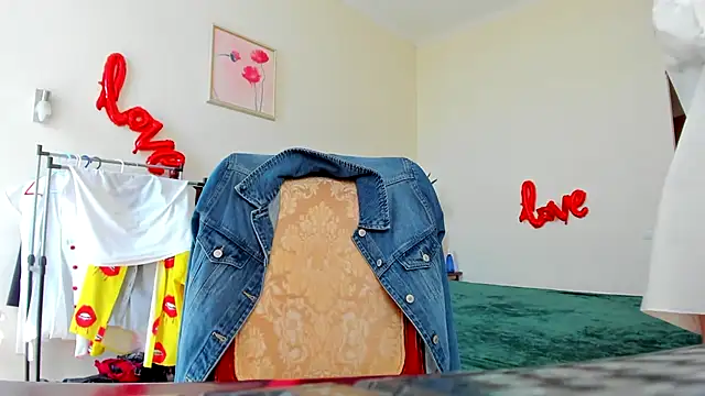 Tianiaa online show from 09-13-25, 08:36