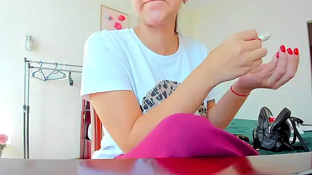 Tianiaa online show from 09-18-25, 07:32