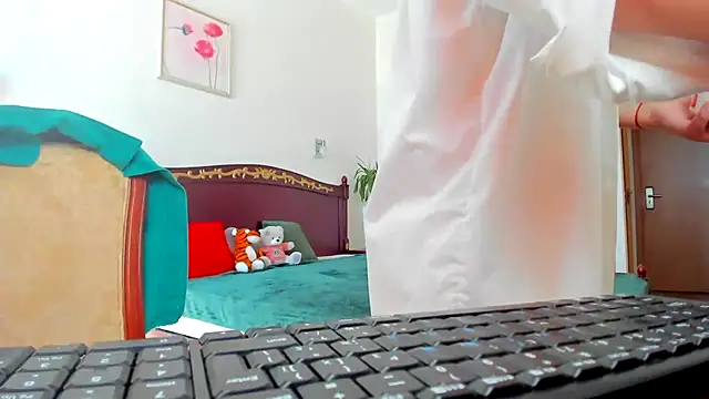 Tianiaa online show from 09-24-25, 09:34