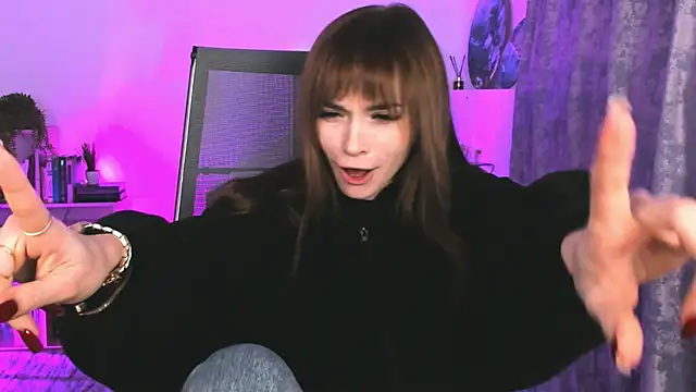 Snapshot of DakotaaJohnnson chatting on 02-21-25, 05:42 DakotaaJohnnson online show from 02-21-25, 05:42