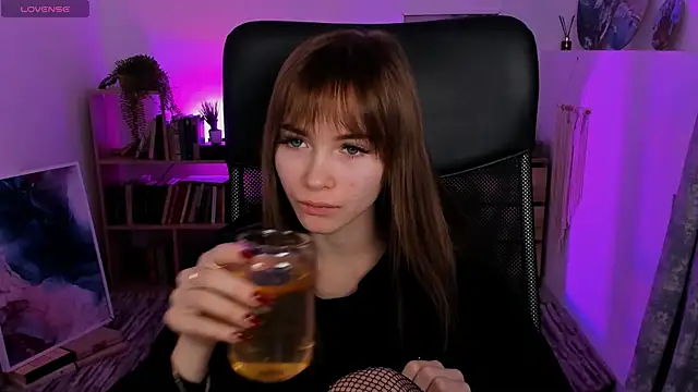 Snapshot of DakotaaJohnnson chatting on 02-28-25, 05:26 DakotaaJohnnson online show from 02-28-25, 05:26