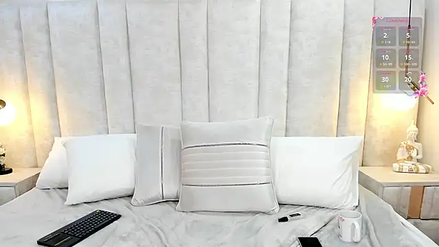 Snapshot of im_helina chatting on 02-26-25, 06:21 im helina online show from 02-26-25, 06:21