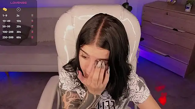 Nicole Foxx  online show from 03-18-26, 08:12