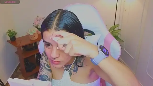 Nicole Foxx  online show from 06-12-26, 06:40