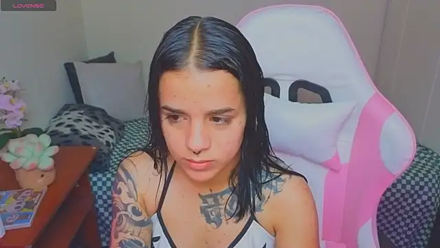 Nicole Foxx  online show from 06-23-26, 06:50