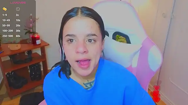 Nicole Foxx  online show from 07-10-26, 07:38