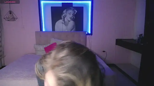 Snapshot of Kitten_Cam chatting on 11-14-25, 03:16 Kitten Cam online show from 11-14-25, 03:16