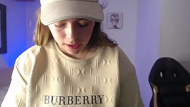 Snapshot of Kitten_Cam chatting on 12-21-25, 12:12 Kitten Cam online show from 12-21-25, 12:12