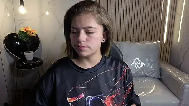 Snapshot of Kitten_Cam chatting on 02-24-26, 03:59 Kitten Cam online show from 02-24-26, 03:59