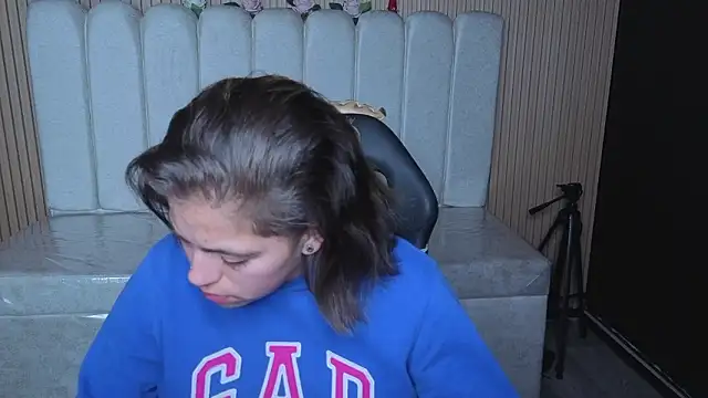 Snapshot of Kitten_Cam chatting on 02-28-26, 03:57 Kitten Cam online show from 02-28-26, 03:57