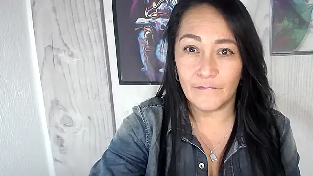 JULIANAWET69 online show from 11-24-25, 04:23