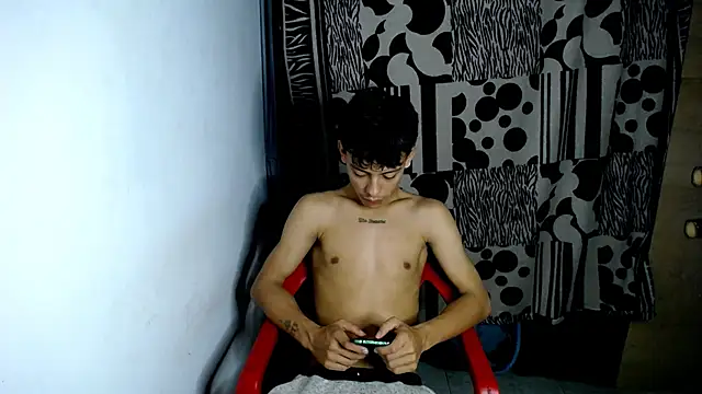 Maicol Garcia online show from 01-26-25, 05:02