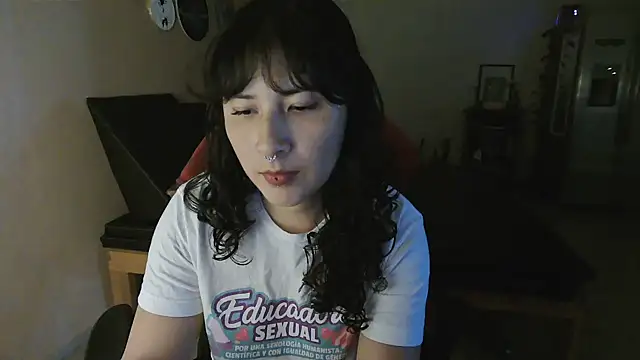 Snapshot of GinnyDelice chatting on 10-22-25, 02:12 GinnyDelice online show from 10-22-25, 02:12