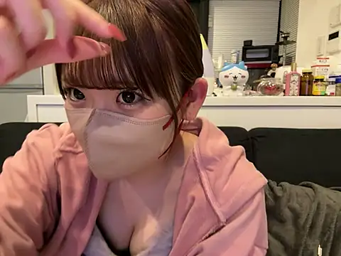 Snapshot of shina_mo_n_ch chatting on 03-08-25, 02:08 shina mo n ch online show from 03-08-25, 02:08