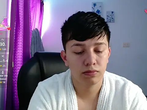 Snapshot of Alan_red chatting on 09-19-25, 12:28 Alan red online show from 09-19-25, 12:28