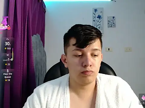 Snapshot of Alan_red chatting on 10-07-25, 11:24 Alan red online show from 10-07-25, 11:24