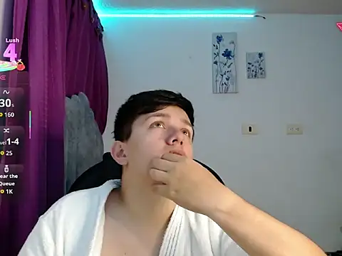 Snapshot of Alan_red chatting on 10-25-25, 02:19 Alan red online show from 10-25-25, 02:19