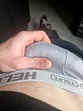 guilove5 online show from 02-02-25, 12:13