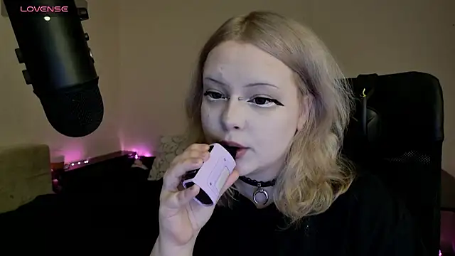 Electro doll online show from 03-15-25, 08:10