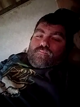 Snapshot of Rcraigue4 chatting on 02-04-25, 10:55 Rcraigue4 online show from 02-04-25, 10:55