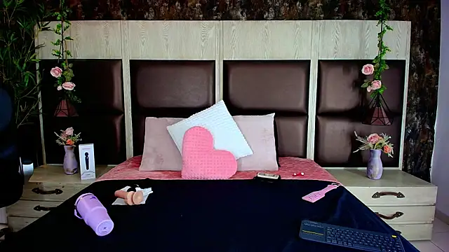 Snapshot of Bella_Smiith_ chatting on 09-28-25, 03:06 Bella Smiith online show from 09-28-25, 03:06